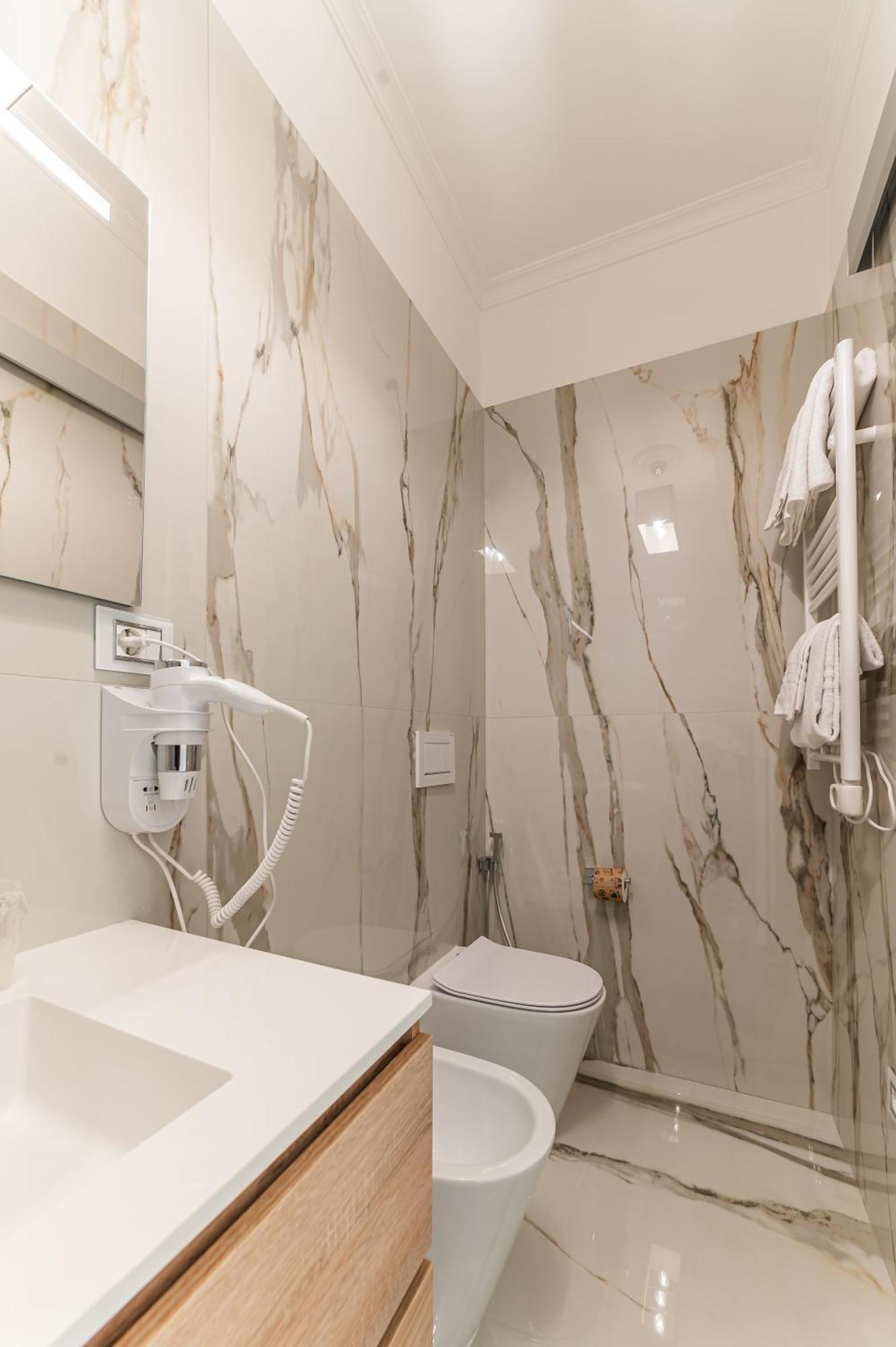 New - Elegant, Modern With Terrace Appartement